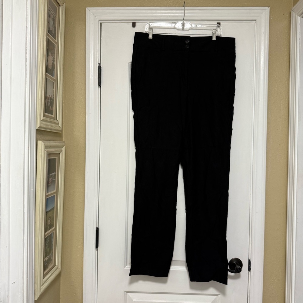 Like new Lane Bryant sz 16 black slacks.